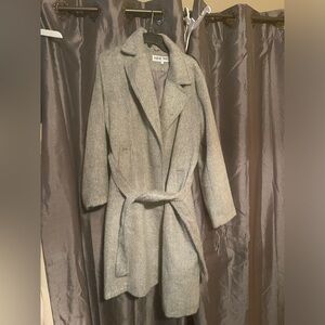 Such a cute warm coat! Nine West brand new, absolutely gorgeous! 😍